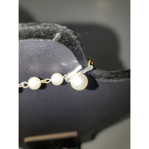 A Vintage Japan Faux Pearl Necklace Classic Timeless Elegant Costume Jewelry - Picture 4 of 7
